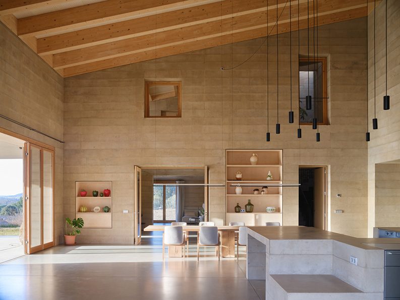 Casa 1627 by HARQUITECTES