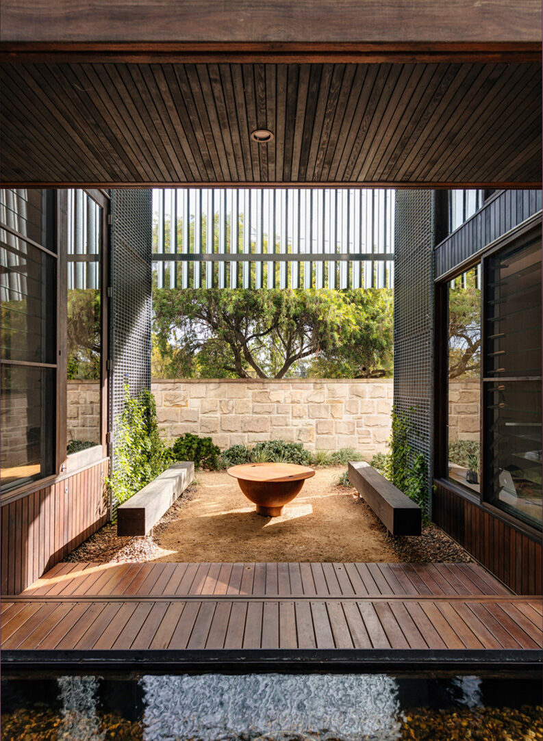 Casa Doncella de Hierro by CplusC Architects + Builders