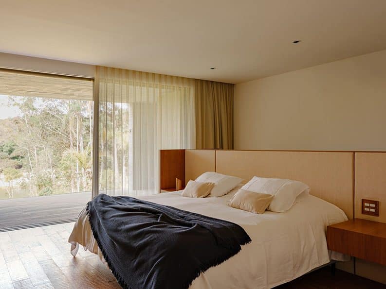 Casa Represa JL by Garbin Arquitetos